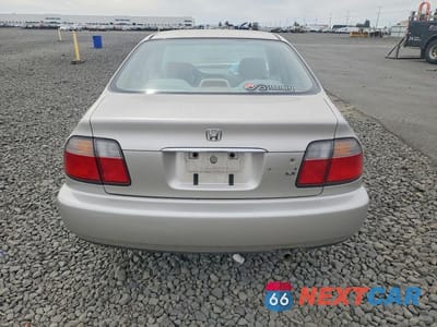 Zdjęcie 6 z 12 samochodu: 1996 HONDA ACCORD LX VIN:1HGCD563XTA112238 - miniatura