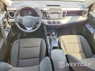 Zdjęcie 8 z 13 samochodu: 2018 TOYOTA RAV4 LE VIN:JTMZFREV8JJ741202 - miniatura