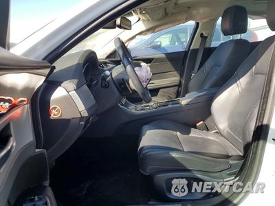 Zdjęcie 7 z 12 samochodu: 2016 JAGUAR XF PREMIUM VIN:SAJBD4BV9GCY13294 - miniatura
