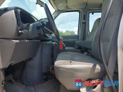 Zdjęcie 7 z 13 samochodu: 2003 FORD ECONOLINE E350 SUPER DUTY WAGON VIN:1FBSS31L43HA53257 - miniatura