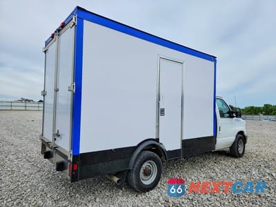 Trzecie zdjęcie samochodu z tyłu: 2024 FORD E350 REFRIGERATED BOX TRUCK VIN:1FDWE3FN5RDD19587 - miniatura