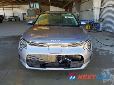 Piąte zdjęcie samochodu w środku: 2023 KIA NIRO WIND VIN:KNDCR3L19P5071073 - miniatura