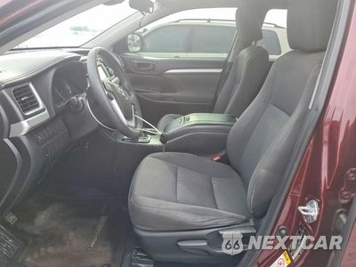 Zdjęcie 7 z 13 samochodu: 2019 TOYOTA HIGHLANDER LE VIN:5TDZARFH8KS042082 - miniatura