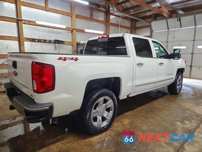 Trzecie zdjęcie samochodu z tyłu: 2018 CHEVROLET SILVERADO K1500 LTZ VIN:3GCUKSEJXJG169075 - miniatura