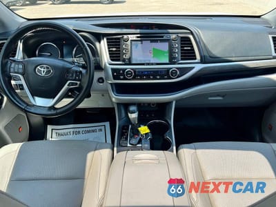 Zdjęcie 9 z 13 samochodu: 2018 TOYOTA HIGHLANDER LIMITED VIN:5TDDZRFH2JS908604 - miniatura