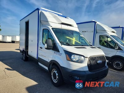 Czwarte zdjęcie samochodu z boku: 2022 FORD TRANSIT DELIVERY TRUCK VIN:1FDBW5Z87NKA39916 - miniatura