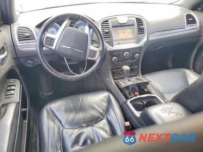 Zdjęcie 8 z 12 samochodu: 2011 CHRYSLER 300 LIMITED VIN:2C3CA5CG3BH585675 - miniatura