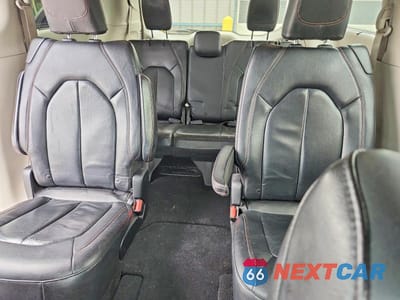Zdjęcie 10 z 13 samochodu: 2019 CHRYSLER PACIFICA TOURING L VIN:2C4RC1BG1KR561041 - miniatura