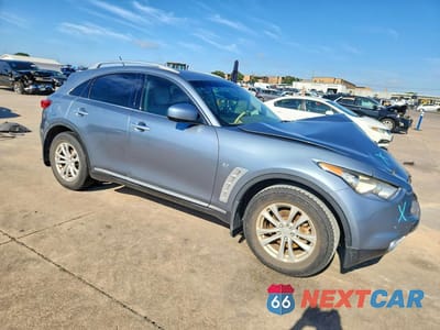 Czwarte zdjęcie samochodu z boku: 2017 INFINITI QX70 BASE VIN:JN8CS1MU7HM140551 - miniatura