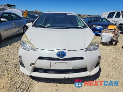 Piąte zdjęcie samochodu w środku: 2013 TOYOTA PRIUS C ONE VIN:JTDKDTB39D1057349 - miniatura