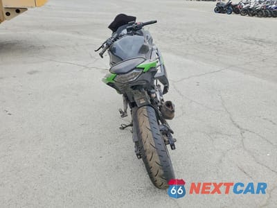 Czwarte zdjęcie samochodu z boku: 2014 KAWASAKI EX300 B VIN:JKAEX8B19EDA07578 - miniatura