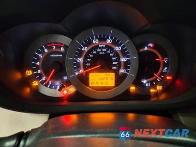 Zdjęcie 9 z 13 samochodu: 2006 TOYOTA RAV4 LIMITED VIN:JTMBD31V365012244 - miniatura