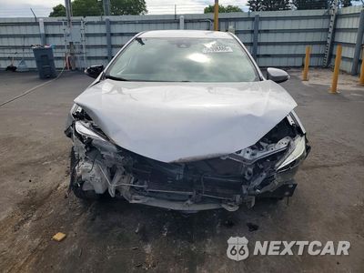 Piąte zdjęcie samochodu w środku: 2018 TOYOTA COROLLA SE VIN:5YFBURHE8JP776711 - miniatura