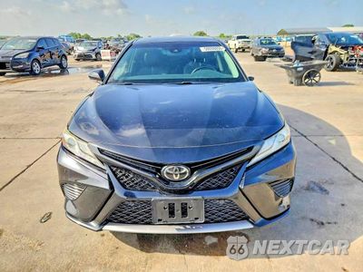 Piąte zdjęcie samochodu w środku: 2018 TOYOTA CAMRY XSE VIN:4T1B61HK7JU135016 - miniatura