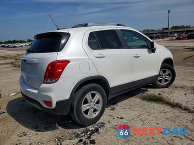 Trzecie zdjęcie samochodu z tyłu: 2021 CHEVROLET TRAX 1LT VIN:KL7CJLSB6MB327925 - miniatura
