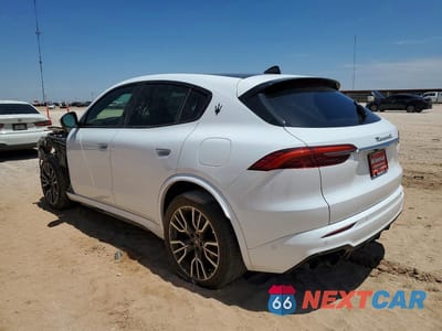 Drugie zdjęcie samochodu z przodu: 2023 MASERATI GRECALE MODENA VIN:ZN682AVM1P7426522 - miniatura