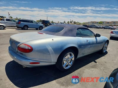 Trzecie zdjęcie samochodu z tyłu: 1997 JAGUAR XK8 VIN:SAJGX2748VC015741 - miniatura