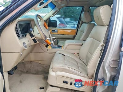 Zdjęcie 7 z 13 samochodu: 2008 LINCOLN NAVIGATOR L VIN:5LMFL28518LJ13214 - miniatura
