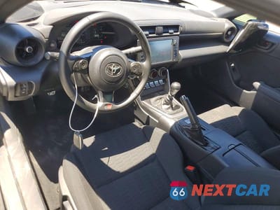 Zdjęcie 8 z 12 samochodu: 2023 TOYOTA GR86 BASE VIN:JF1ZNBB15P9757708 - miniatura