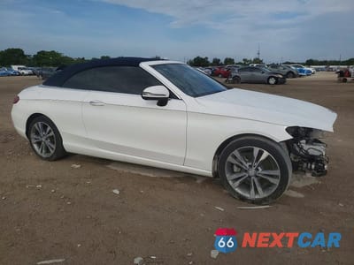 Czwarte zdjęcie samochodu z boku: 2018 MERCEDES-BENZ C 300 VIN:WDDWK4JB7JF659757 - miniatura