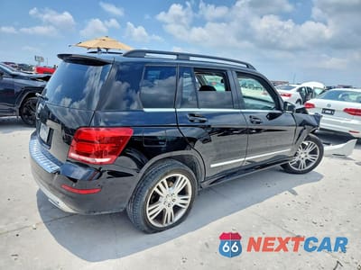 Trzecie zdjęcie samochodu z tyłu: 2015 MERCEDES-BENZ GLK 350 VIN:WDCGG5HB4FG375445 - miniatura