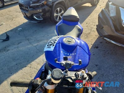 Piąte zdjęcie samochodu w środku: 2007 YAMAHA YZFR6 L VIN:JYARJ12E77A022192 - miniatura