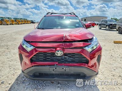 Piąte zdjęcie samochodu w środku: 2024 TOYOTA RAV4 XLE VIN:2T3W1RFV1RW331628 - miniatura