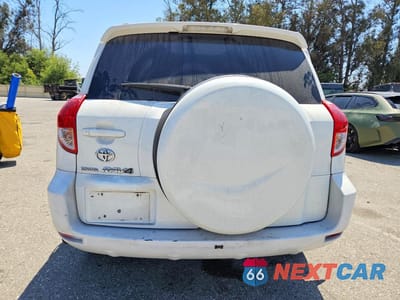 Zdjęcie 6 z 13 samochodu: 2006 TOYOTA RAV4 BASE VIN:JTMZD33V266014783 - miniatura