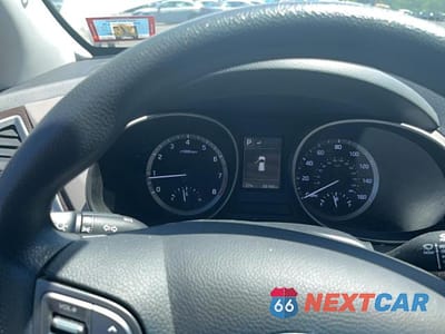 Zdjęcie 8 z 10 samochodu: 2018 HYUNDAI SANTA FE SE VIN:KM8SMDHF9JU267995 - miniatura