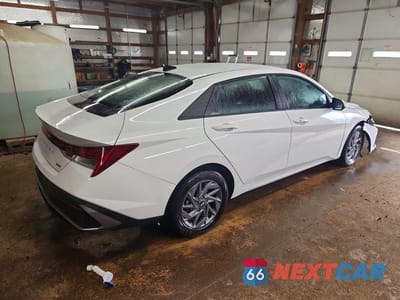Trzecie zdjęcie samochodu z tyłu: 2026 HYUNDAI ELANTRA HYBRID BLUE VIN:KMHLM4DJ9TU182981 - miniatura