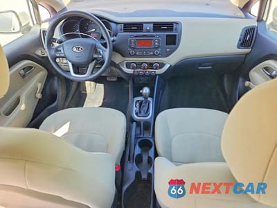 Zdjęcie 8 z 12 samochodu: 2012 KIA RIO LX VIN:KNADM4A32C6052489 - miniatura