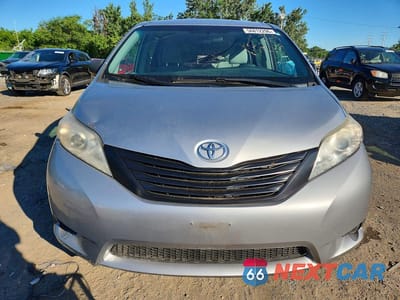 Piąte zdjęcie samochodu w środku: 2015 TOYOTA SIENNA L 7-PASSENGER VIN:5TDZK3DC1FS659038 - miniatura