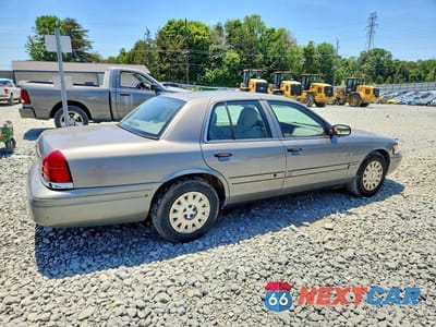 Trzecie zdjęcie samochodu z tyłu: 2004 FORD CROWN VICTORIA VIN:2FAFP73W94X152919 - miniatura
