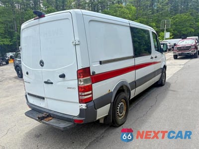 Czwarte zdjęcie samochodu z boku: 2017 MERCEDES-BENZ SPRINTER 2500 VIN:WD3PE7CD6HP563297 - miniatura