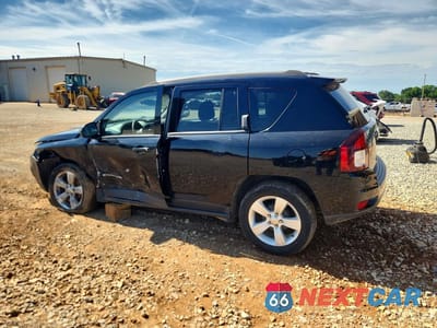 Drugie zdjęcie samochodu z przodu: 2016 JEEP COMPASS SPORT VIN:1C4NJCBA4GD743533 - miniatura