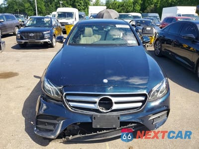 Piąte zdjęcie samochodu w środku: 2017 MERCEDES-BENZ E 300 4MATIC VIN:WDDZF4KB8HA121429 - miniatura
