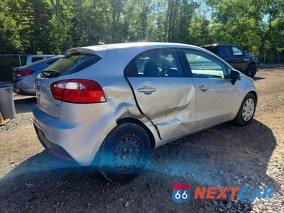 Trzecie zdjęcie samochodu z tyłu: 2014 KIA RIO LX VIN:KNADM5A33E6333998 - miniatura