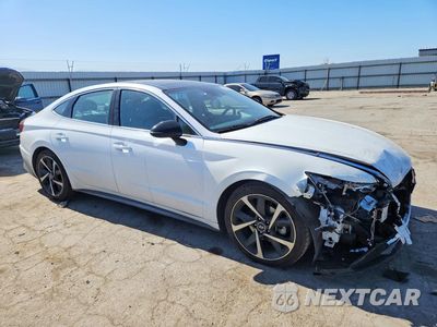 Czwarte zdjęcie samochodu z boku: 2023 HYUNDAI SONATA SEL PLUS VIN:KMHL44J21PA279841 - miniatura