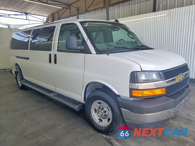 Czwarte zdjęcie samochodu z boku: 2025 CHEVROLET EXPRESS G3500 LT VIN:1GAZGPFP0S1259514 - miniatura