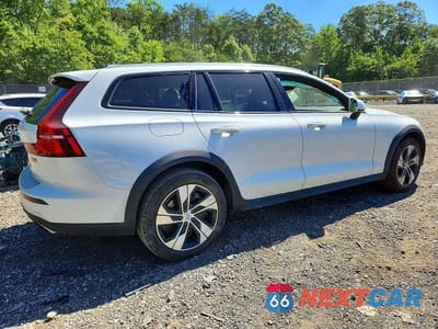 Trzecie zdjęcie samochodu z tyłu: 2020 VOLVO V60 CROSS COUNTRY T5 MOMENTUM VIN:YV4102WK0L1041863 - miniatura