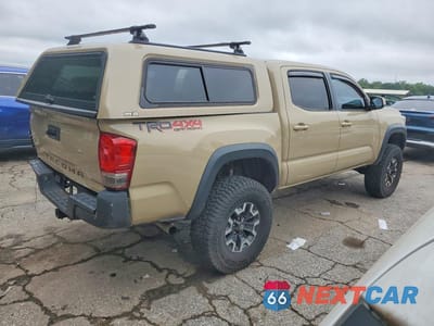 Trzecie zdjęcie samochodu z tyłu: 2017 TOYOTA TACOMA TRD OFF-ROAD VIN:5TFCZ5AN1HX103859 - miniatura