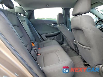 Zdjęcie 10 z 12 samochodu: 2018 CHEVROLET MALIBU 3LT VIN:1G1ZD5ST3JF125971 - miniatura