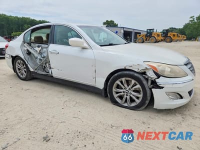 Czwarte zdjęcie samochodu z boku: 2012 HYUNDAI GENESIS 3.8L VIN:KMHGC4DD1CU198915 - miniatura