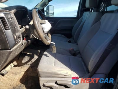 Zdjęcie 7 z 12 samochodu: 2018 GMC SIERRA K3500 VIN:1GT02VEG7JZ290408 - miniatura