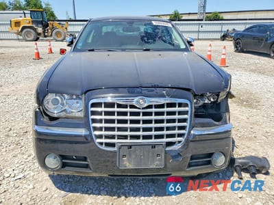 Piąte zdjęcie samochodu w środku: 2010 CHRYSLER 300C VIN:2C3CA6CT3AH211343 - miniatura