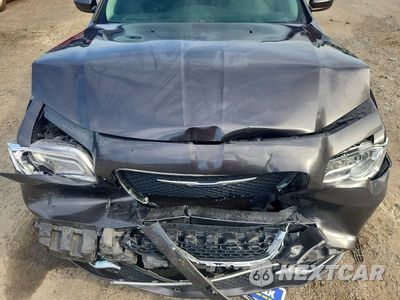 Zdjęcie 11 z 12 samochodu: 2019 CHRYSLER 300 TOURING VIN:2C3CCAAG2KH648397 - miniatura