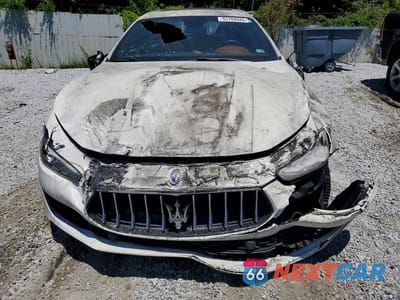 Piąte zdjęcie samochodu w środku: 2019 MASERATI GHIBLI VIN:ZAM57XSA8K1328257 - miniatura