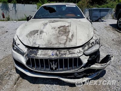 Piąte zdjęcie samochodu w środku: 2019 MASERATI GHIBLI VIN:ZAM57XSA8K1328257 - miniatura