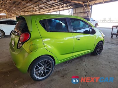 Trzecie zdjęcie samochodu z tyłu: 2014 CHEVROLET SPARK 1LT VIN:KL8CD6S91EC478703 - miniatura