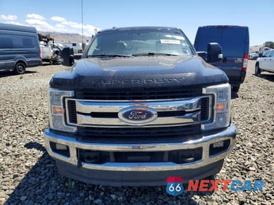 Piąte zdjęcie samochodu w środku: 2018 FORD F350 SUPER DUTY VIN:1FT8W3BT2JEB45507 - miniatura